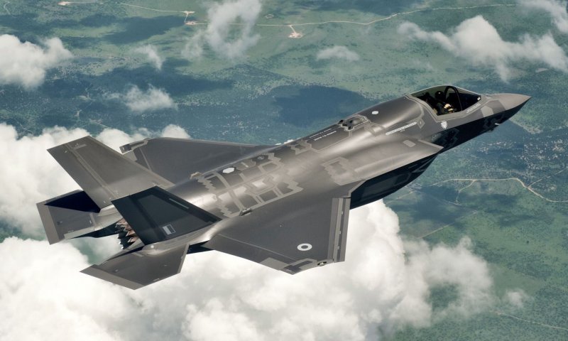 F 35 горит