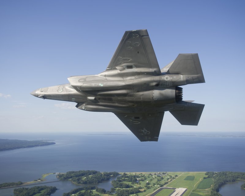 Истребитель пятого поколения f-35 Lightning II