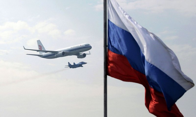 Флаг России самолеты