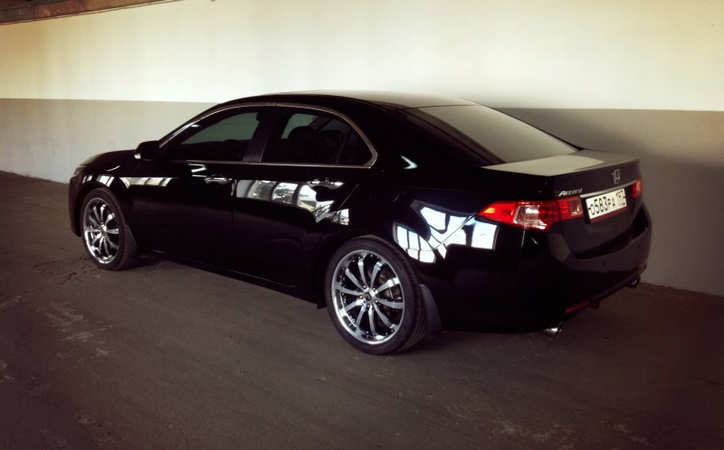 Honda Accord черная