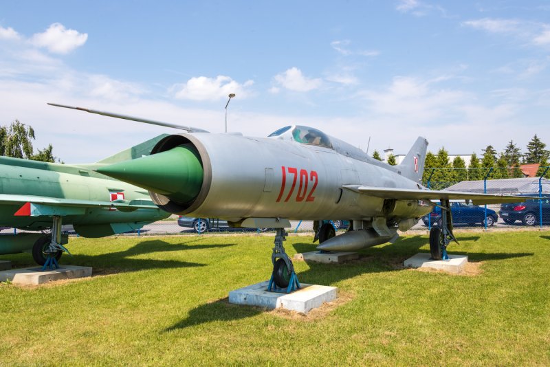 Самолёт миг-21пф
