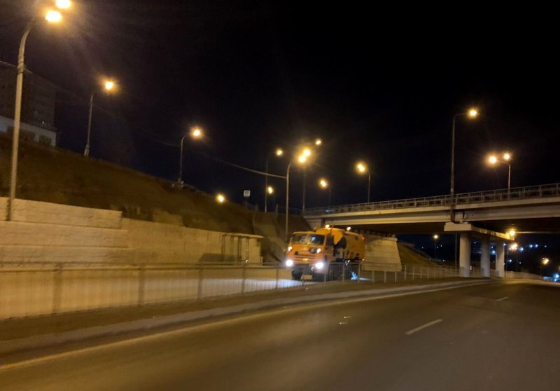 БМВ 320 ночью