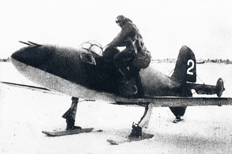 Би-1 кабина