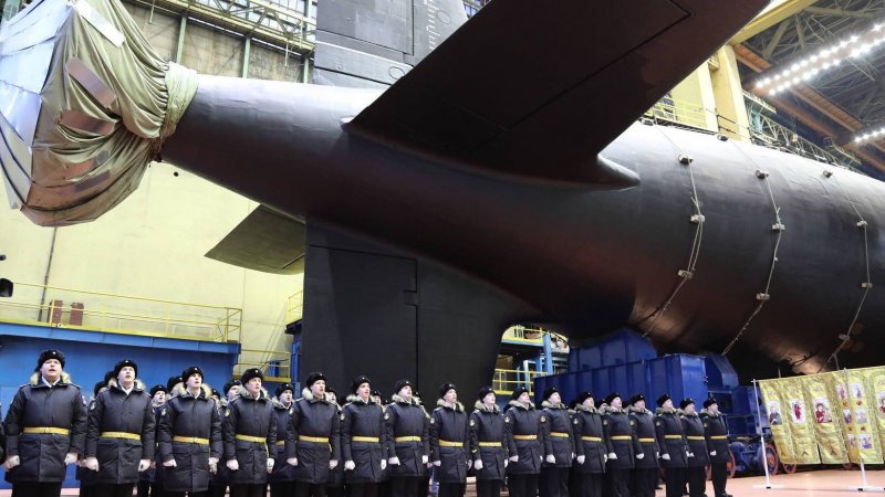 Атомный подводный крейсер Тверь под водой