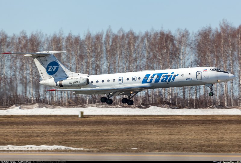 Самолёт ЮВ 610 картинка