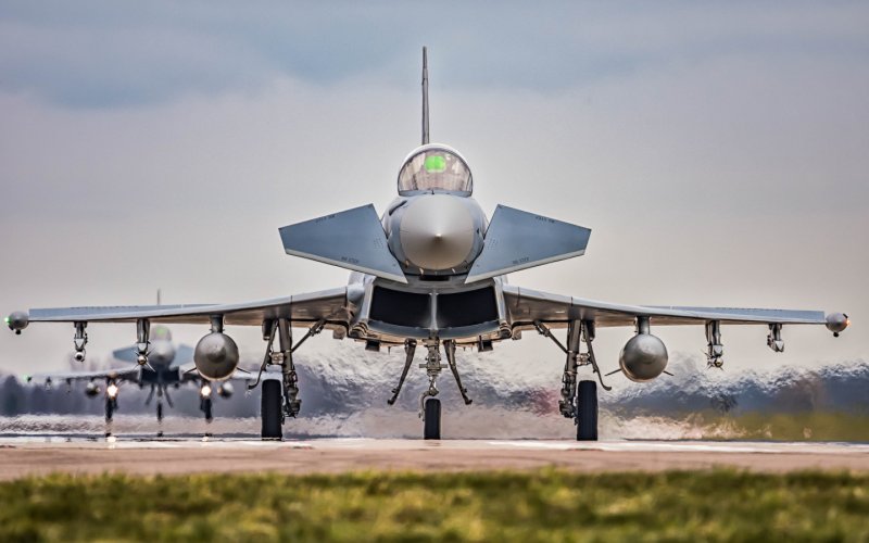 Самолет EF-2000