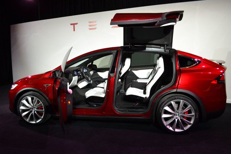 Джип Tesla model x