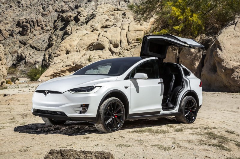 Tesla model x внедорожник