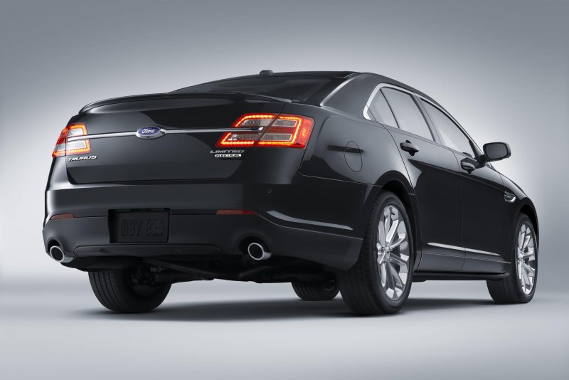Ford Taurus 2015