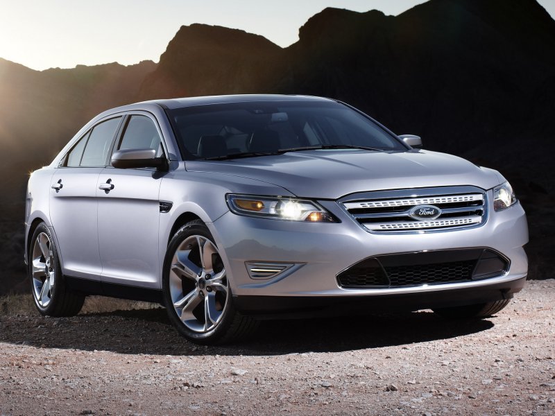 Ford Taurus седан