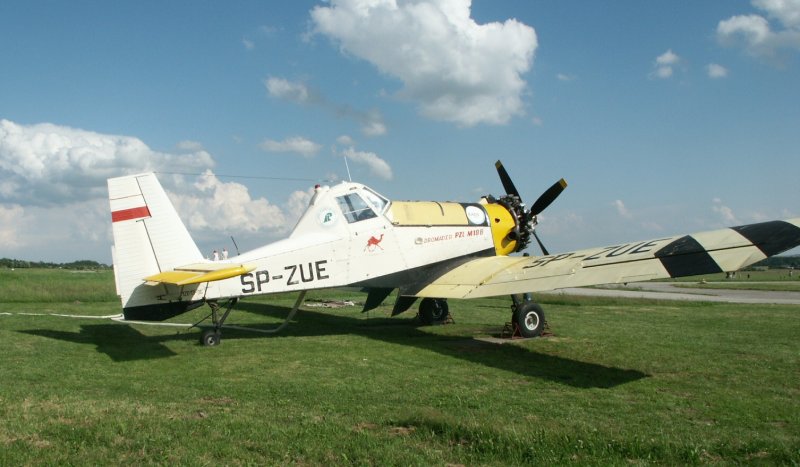 Учебно тренировочный самолёт PZL-104 Wilga