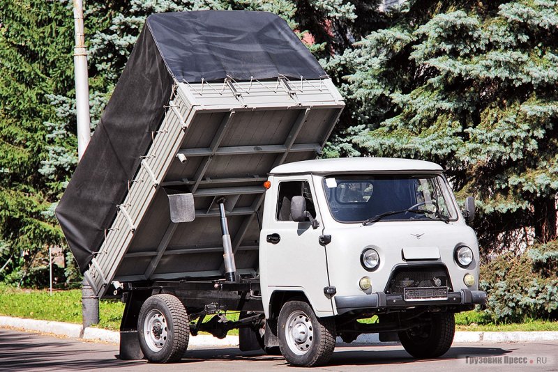 Грузовик УАЗ-3303