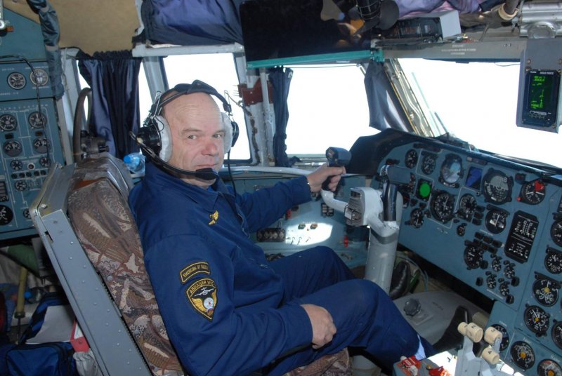 Пилот ил 76
