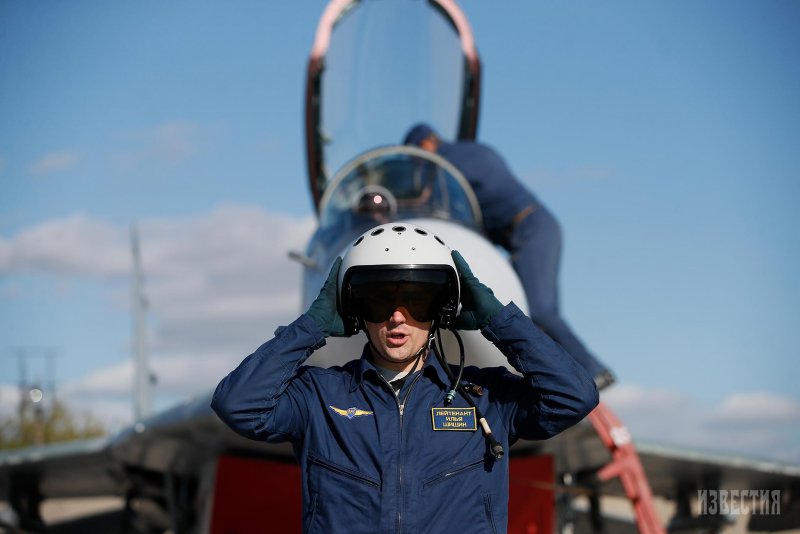 Военный летчик