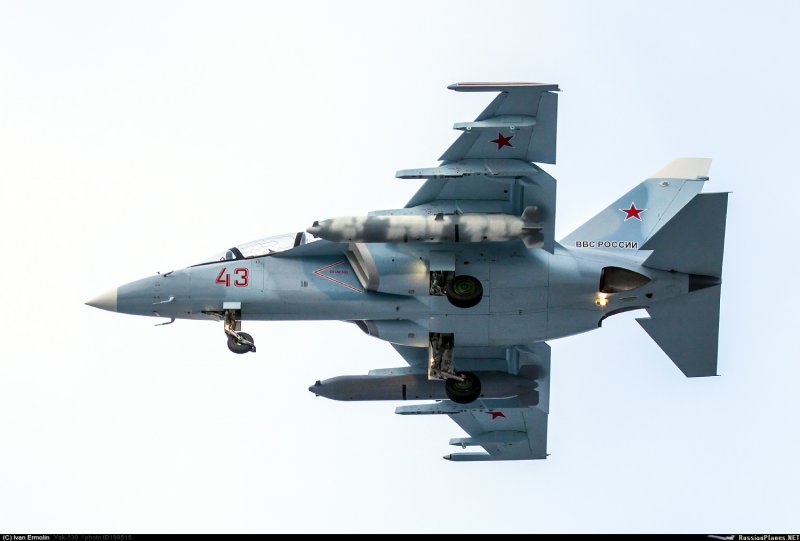 Як 130 легкий Штурмовик