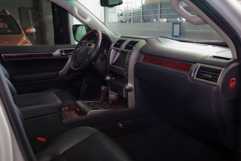 Лексус gx460 черный салон