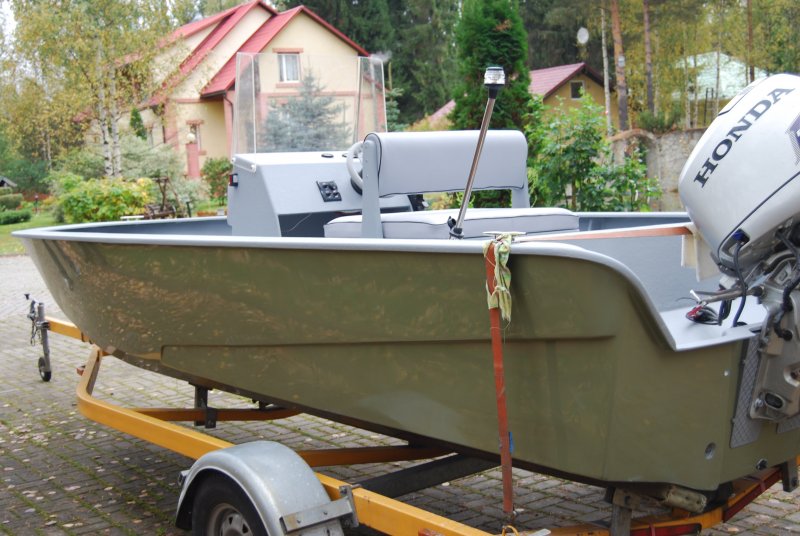 Лодка стеклопластиковая Lima l500