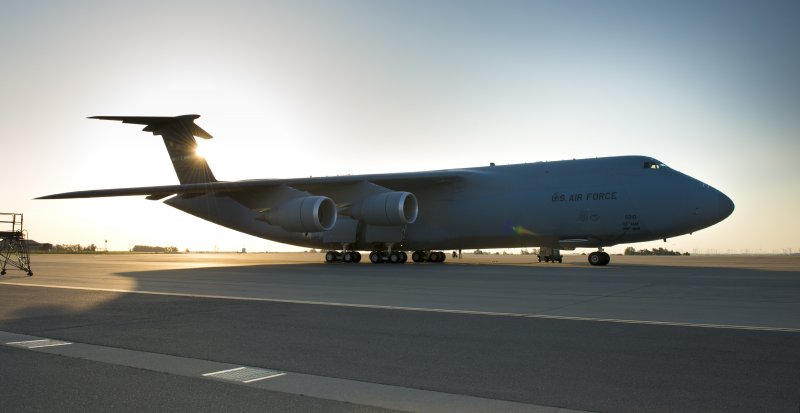 C 5 Galaxy 1990