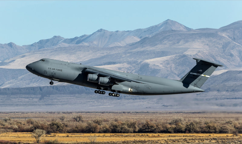 Lockheed c5 Crew
