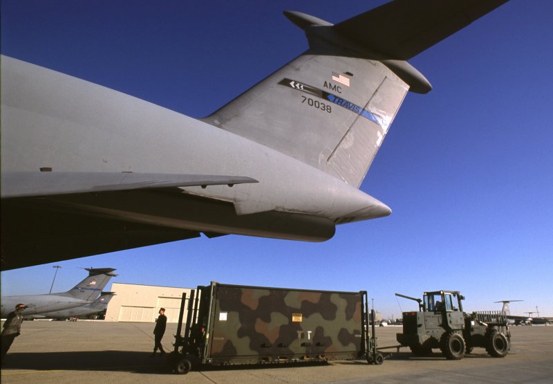 C5 Galaxy vs АН 124