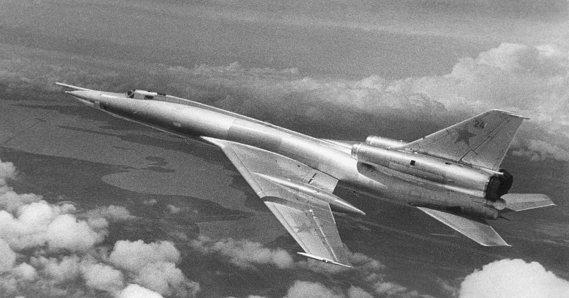 Ту-22 сверхзвуковой самолёт