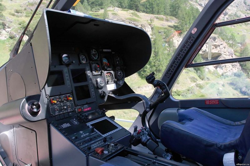 Eurocopter ec135 салон