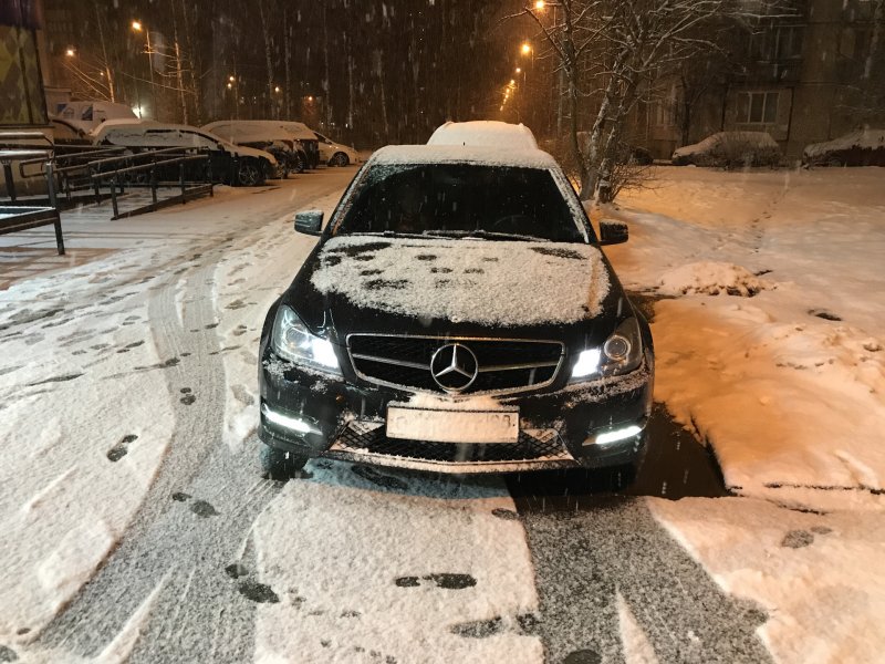 Мерседес w204 в снегу
