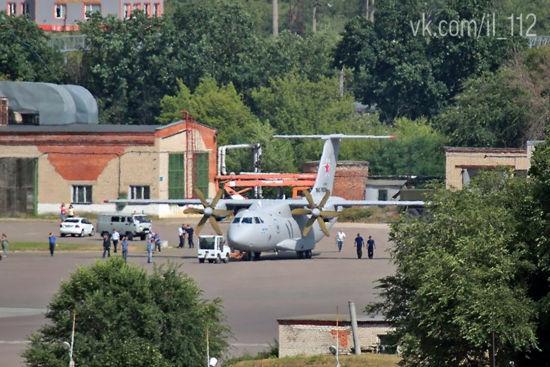 Ил 122в