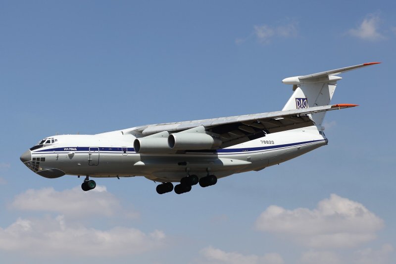 Ил 76 сбоку