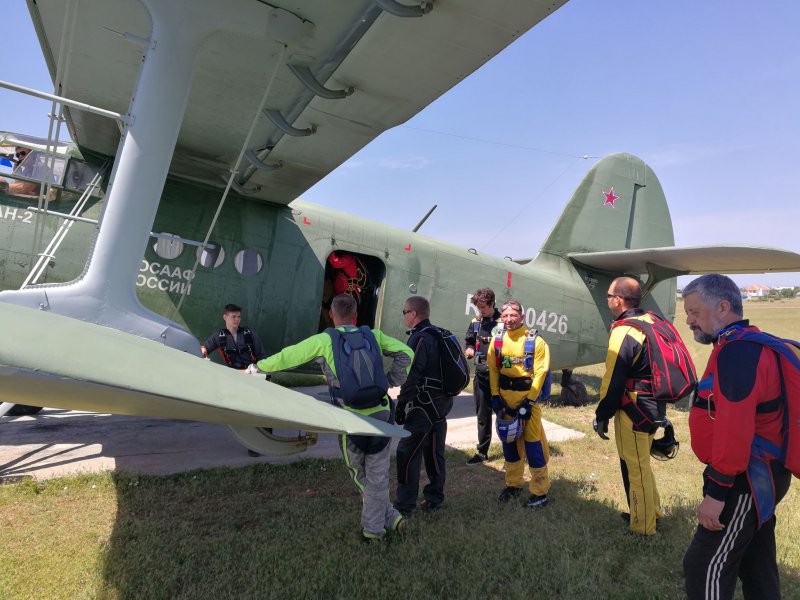 Памятник "самолет миг-17пф" в г. Краматорск.