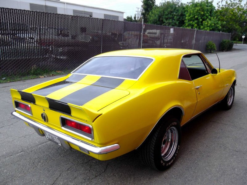 Chevrolet Camaro SS 1967 желтая