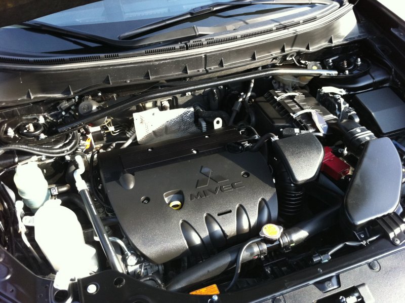 Outlander XL 2.4 под капотом