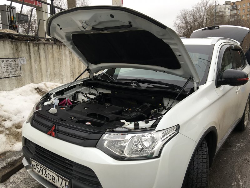 Mitsubishi Outlander 2014 под капотом