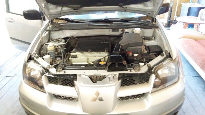 Mitsubishi Outlander 1 под капотом