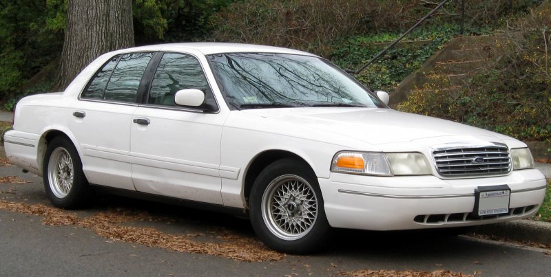 Ford Crown Victoria 2001