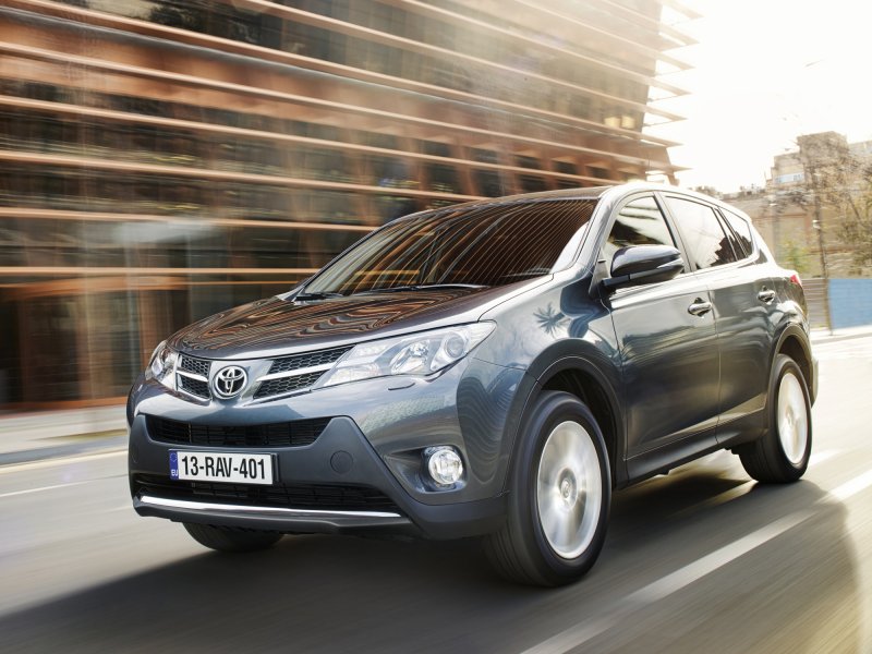 Toyota rav4 2017 бордовая