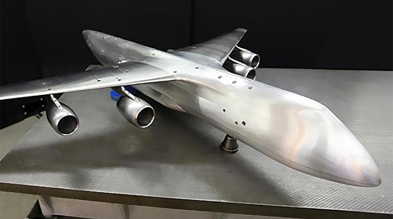 АН-124 слон