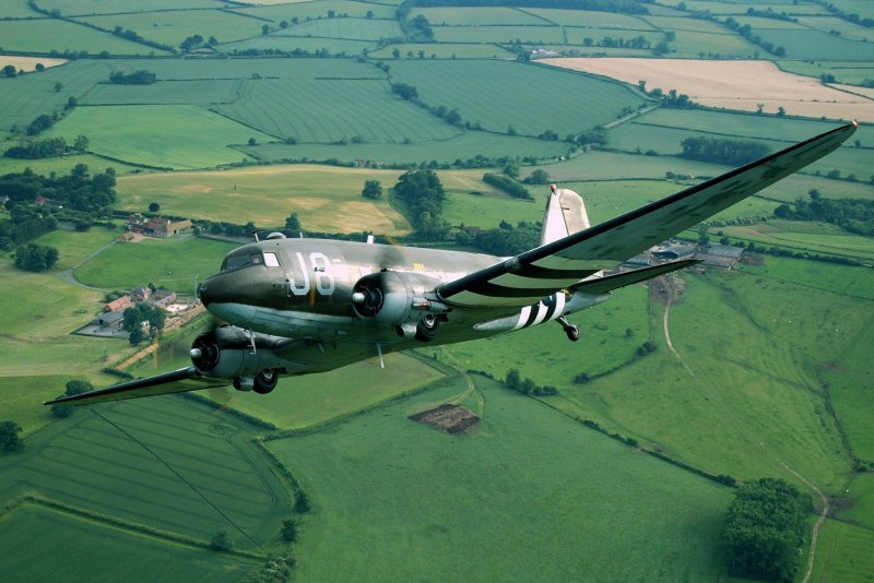 DC-3 самолет