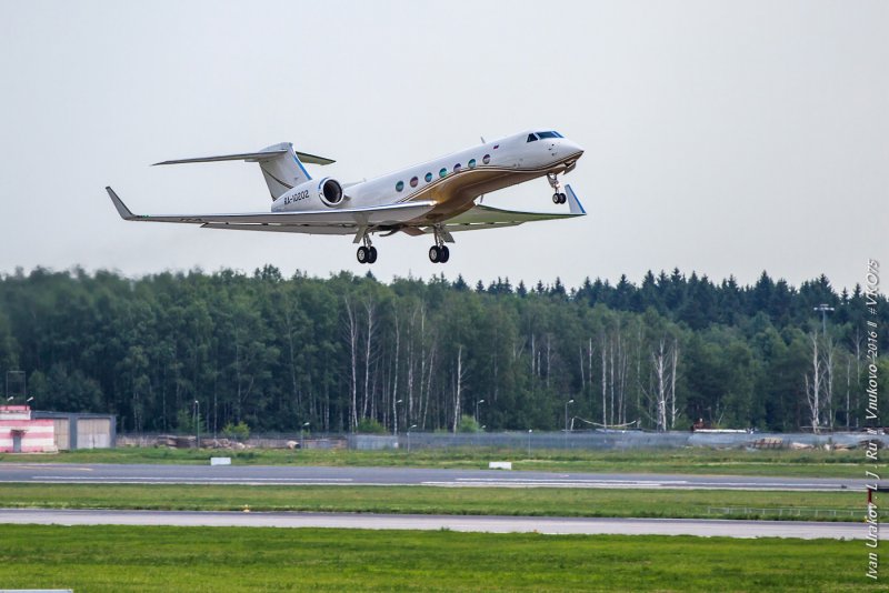 Boeing 737-500 Ямал