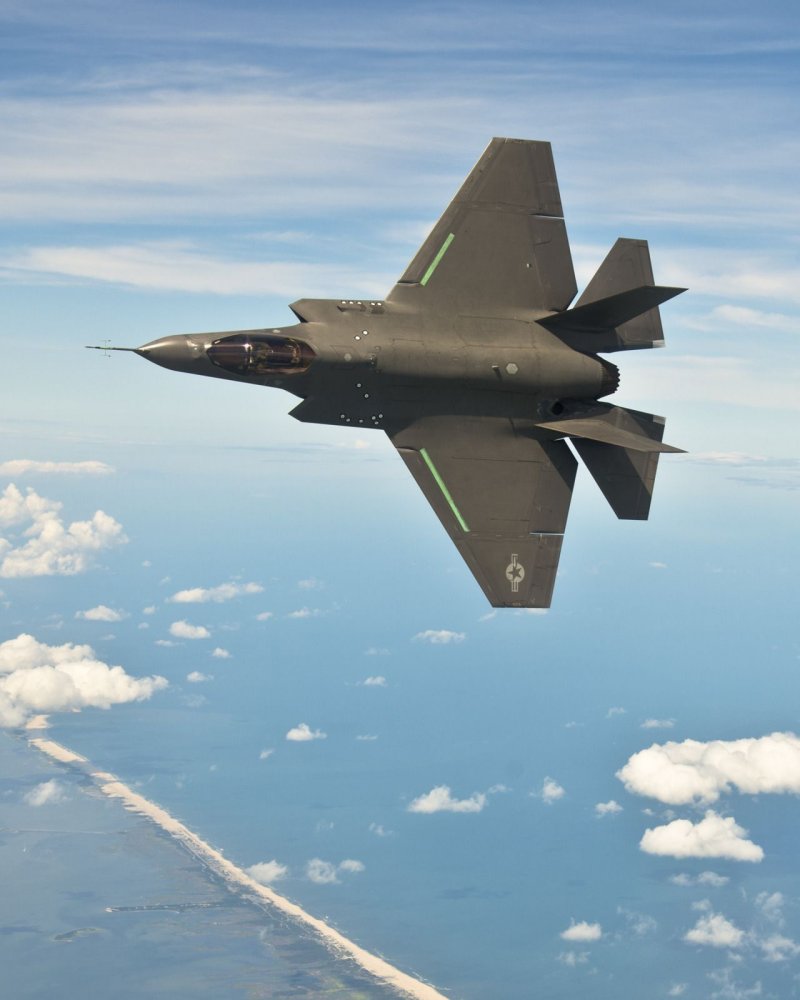 F 22 истребитель