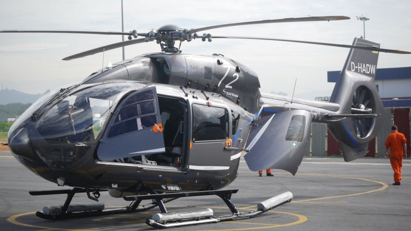 Вертолет Eurocopter 145