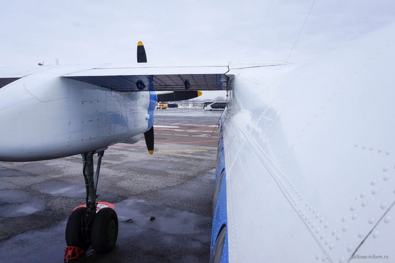 АН-12бк б/н 33 Омск
