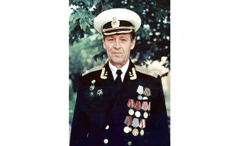 Тральщик александрит 12700