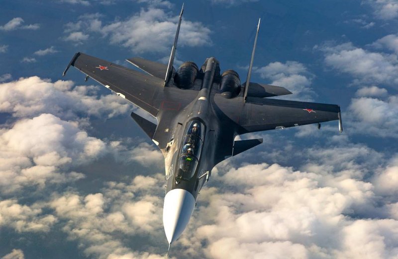 Истребитель Су-30см