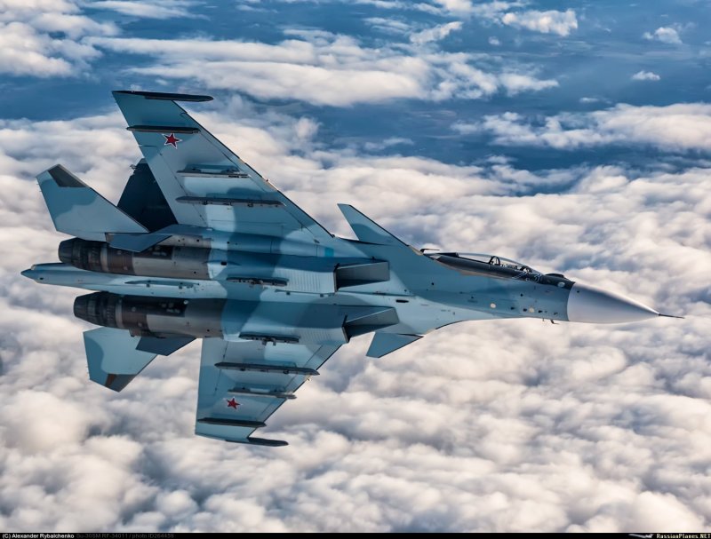 Многоцелевой истребитель Су-30