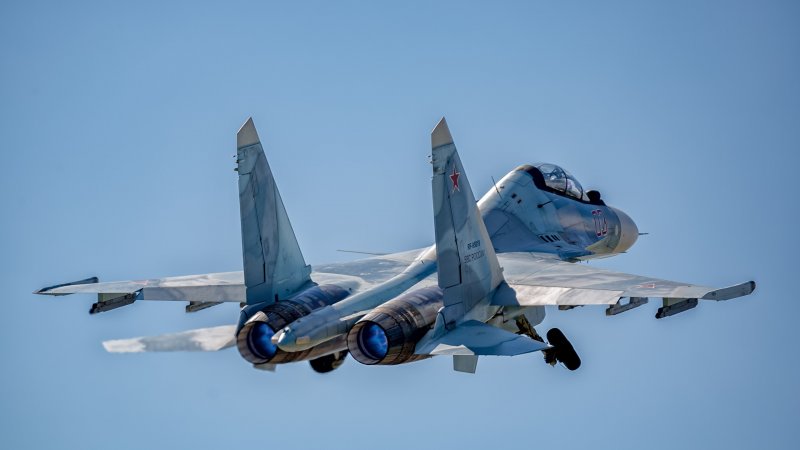 Истребитель Су-30см
