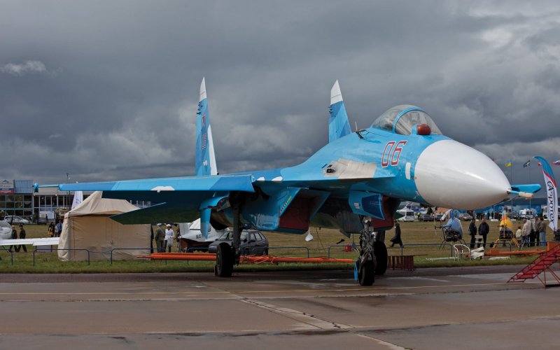 Самолёт истребитель Су 27