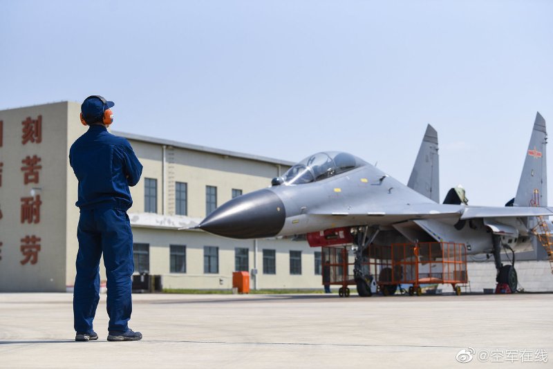 J-11bs китайский истребитель