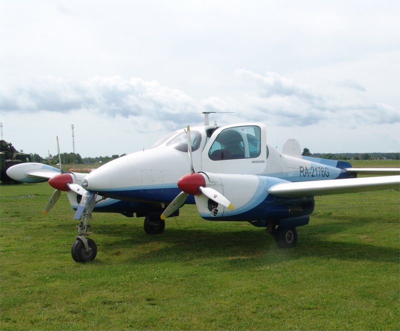 Самолет Morava l-200