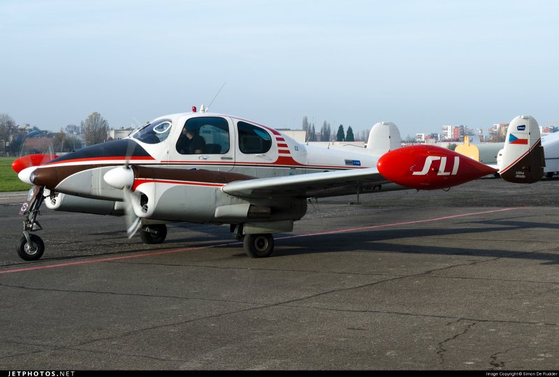 L-200 Morava кабина
